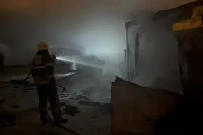 Öğrenciler eğitim görüyordu: Hatay'da 6 konteyner küle döndü