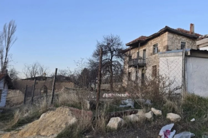 Bağlı köpek çocuklara saldırdı: 14 yaşındaki çocuk ağır yaralandı