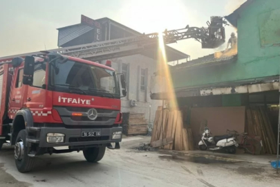 Bursa'da mobilya imalathanesinde yangın!
