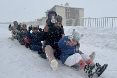 Beyaz örtü yurdu esir aldı: Kar yağışı nedeniyle tatil haberleri peş peşe geliyor