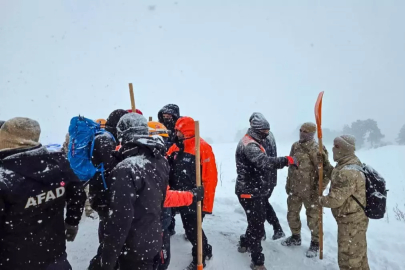 Artvin'de çığ düştü; kar altında kalan 3 çobandan 1'i öldü, 2'si aranıyor