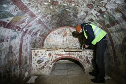 Bursa'da tarihi kazıdan büyük sürpriz: Anadolu'daki ilk duvar resmi bulundu!