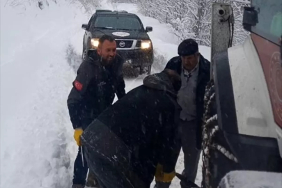Almus'ta karla mücadele çalışmaları sürüyor