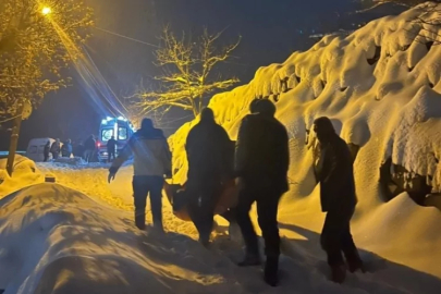 Karla kaplı yollarda zamana karşı yarış kameraya yansıdı