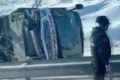 Kars'ta Yolcu Otobüsü Devrildi: 13 Yaralı