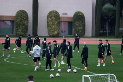 Beşiktaş'ta devre arası çalışmalarını Antalya'da sürdürüyor
