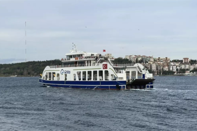 Bozcaada ve Gökçeada'da feribot seferlerine fırtına engeli
