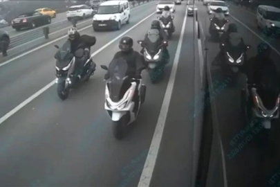 Lodosun ortasında hayat kurtardılar: Metrobüs motosikletlere kalkan oldu...