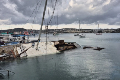 Muğla’da fırtına, yelkenliyi batırdı