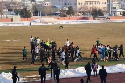 Maç sonu tekme ve yumruklar havada uçuştu