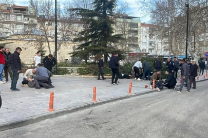 Baba ve 3 oğlu sokak ortasında kurşun yağmuruna tutuldu!