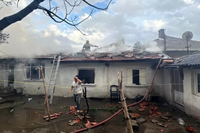 Edirne'de Çıkan Yangın İtfaiyenin Müdahalesiyle Söndürüldü