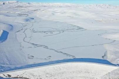 Kars'ta Eskimo usulü balık avcılığının yapıldığı baraj dondu
