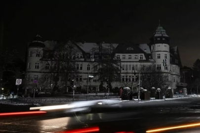 Alman polisi, 100 bin kişiyi etkileyen elektrik kesintisinin faillerini arıyor