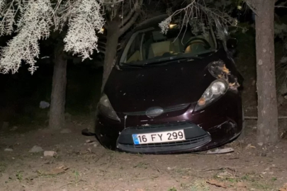 Bursa'da motosikletle çarpışan araç AVM bahçesine uçtu! Yaralılar var...