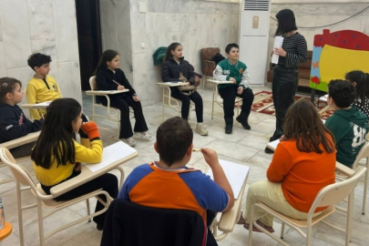 Gemlik'te kadın ve çocuklara ücretsiz ingilizce eğitimi veriliyor