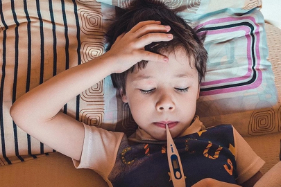 Çocuk Hastalıkları uzmanından ateş uyarısı: Hemen ilaca sarılmayın