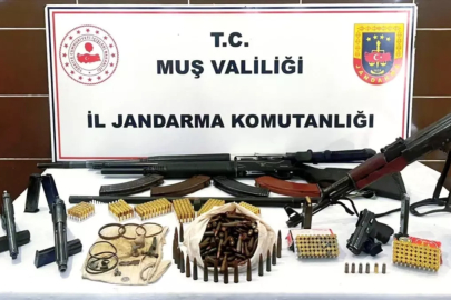 Muş'ta çok sayıda silah ve mühimmat ele geçirildi