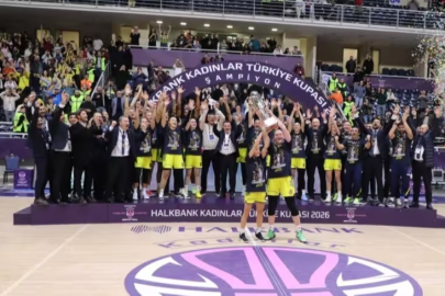 Fenerbahçe Opet, Halkbank Kadınlar Türkiye Kupası'nın sahibi oldu