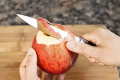 Nefes borusuna elma kaçtı, hayatını kaybetti!