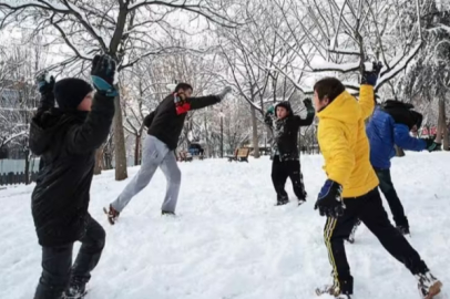 Valiliklerden yeni kar tatili açıklamaları geldi! İşte eğitime ara verilen iller...