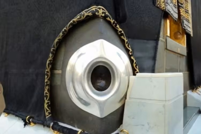 Hacerü'l-esved nedir? Kâbe'ye kim tarafından konuldu? Neden kutsal sayılıyor?