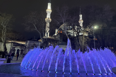 Miraç Kandili'nde vatandaşlar Eyüpsultan Camii'ne akın etti