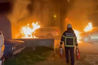Park halindeki araç alev alev yandı: 2 otomobil zarar gördü