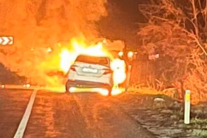 Bursa'da seyir halindeki araç alevler içinde kaldı!