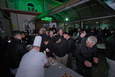 İnegöl’de Helva Kazanları Miraç Kandili İçin Kaynadı