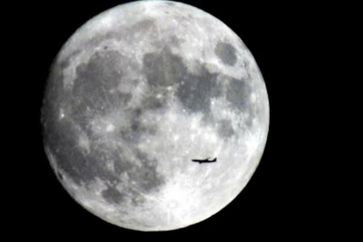 NASA Ay yüzeyine nükleer reaktör kuracak