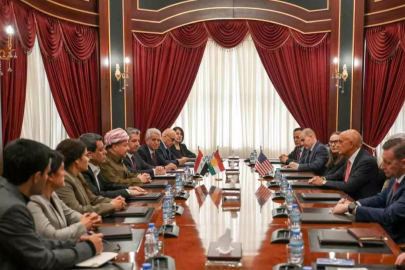 ABD'nin Suriye Özel Temsilcisi Barrack, Erbil'de terör örgütü SDG elebaşı Abdi ile bir araya geldi