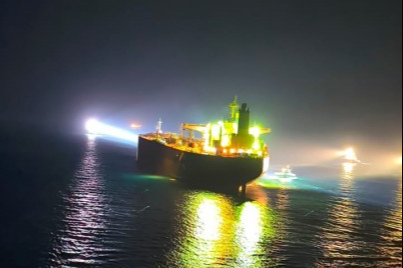 Bozcaada'da karaya oturan tanker 12 gün sonra kurtarıldı