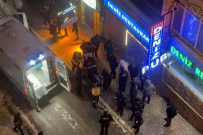 Elazığ'da eğlence mekanında bıçaklı ve sopalı kavga: 4 yaralı