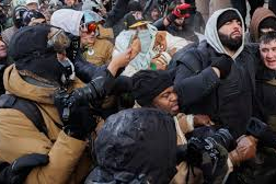 ABD'de skandal provokasyon: Kur'an'ı Kerim'i yakmaya çalıştılar...