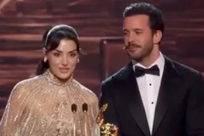 Hande Erçel Suudi Arabistan'da düzenlenen Joy Awards Ödül Töreni'nde Arapça konuştu