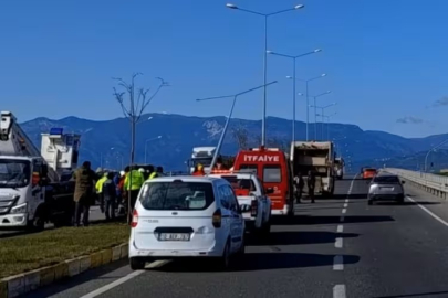 Balıkesir'de otomobil çöp kamyonuna çarptı: 1 kişi hayatını kaybetti...