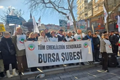 Bursa'da emekliler meydanlara indi!
