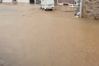 Bozcaada'da sokaklar göle döndü