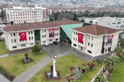Osmangazi Belediyesi Binalarını Türk Bayraklarıyla Donattı