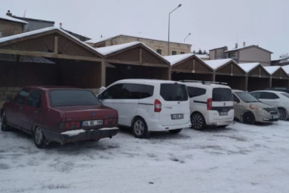 Tercan’da dondurucu soğuk pazarı vurdu: Tezgâhlar açılmadı