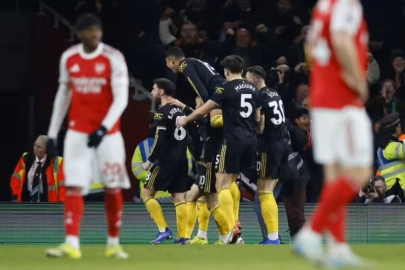 Manchester United, deplasmanda Arsenal'ı devirdi!