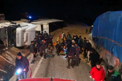 Bursa'da talaş yüklü tır devrildi! Genç şoför yaşamını yitirdi...
