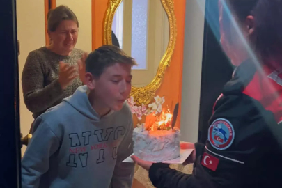 Motorize polis ekibinden merhum silah arkadaşlarının çocuğuna sürpriz kutlama