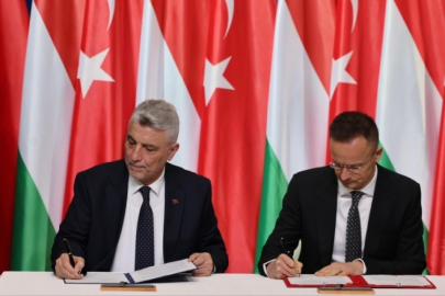 Ticaret Bakanı Bolat, Macaristan'da