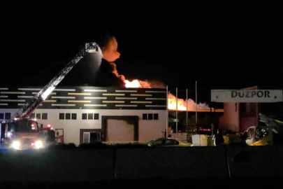 Düzce'de strafor fabrikasında yangın
