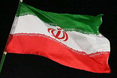 İran’dan ABD’ye uyarı: "ABD üslerini ağır silahlar, İHA’lar ve füzelerle hedef alabiliriz"