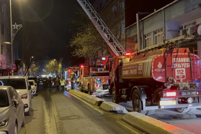 İstanbul Beyoğlu’nda 4 katlı iş yerinde yangın