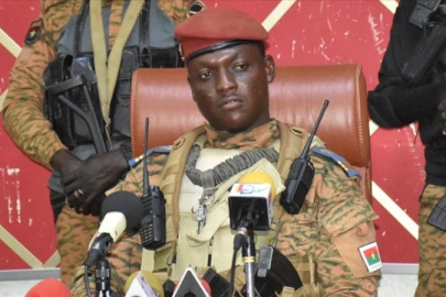 Burkina Faso'da cunta tüm siyasi partileri feshetti