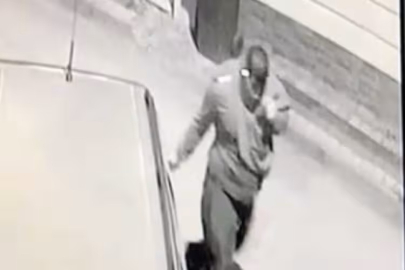 Bursa İnegöl'de akılalmaz görüntüler! Sokak sokak gezip dehşet saçtı!